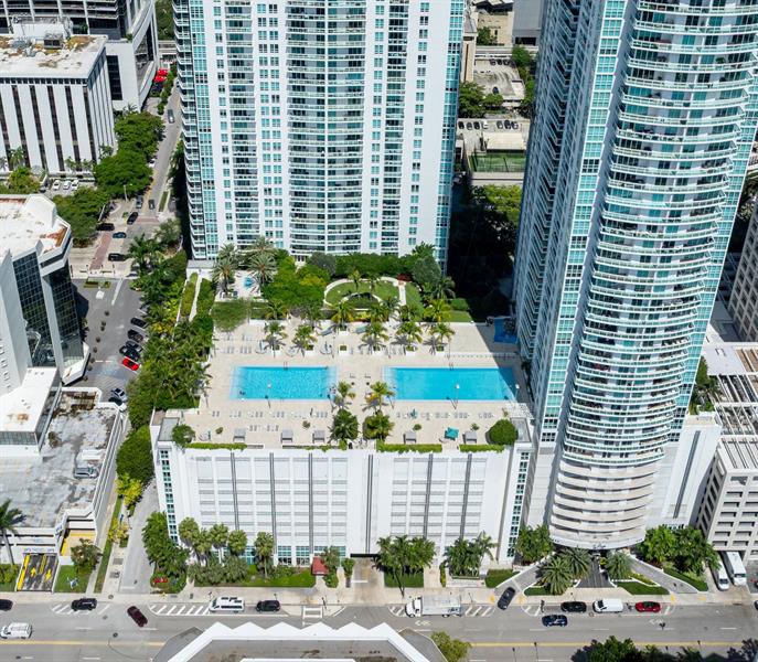 Image 26 of 49 For 950 Brickell Bay Dr  5205