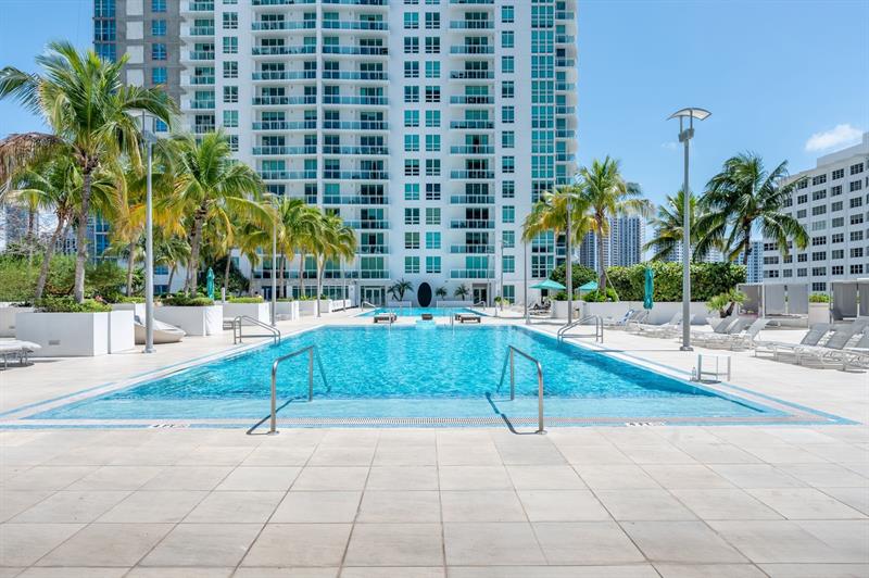 Image 28 of 49 For 950 Brickell Bay Dr  5205