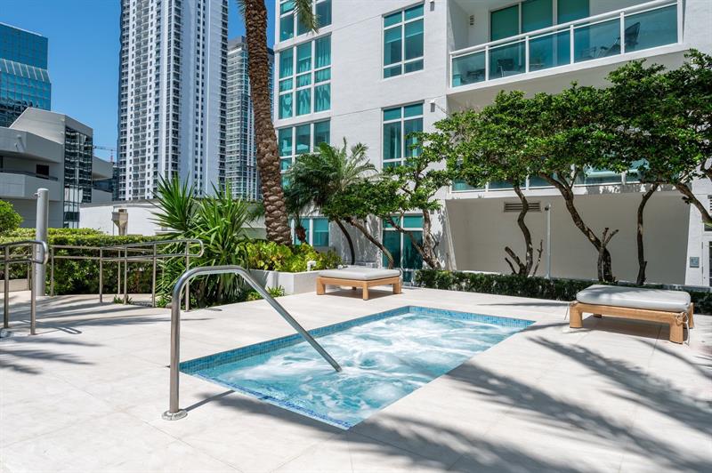 Image 29 of 49 For 950 Brickell Bay Dr  5205