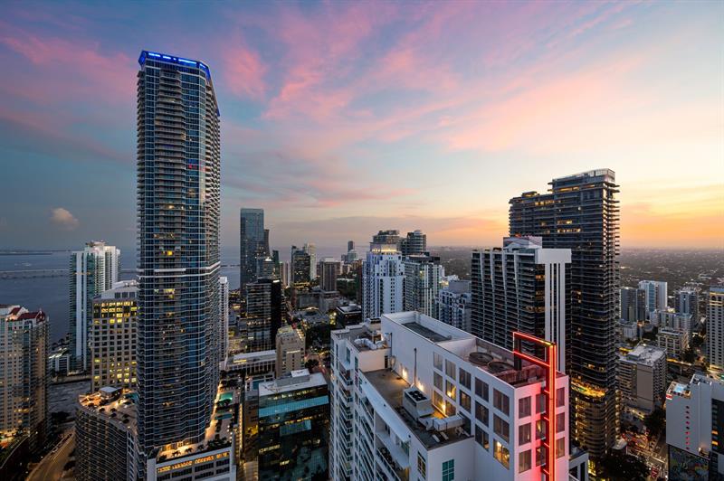 Image 3 of 49 For 950 Brickell Bay Dr  5205