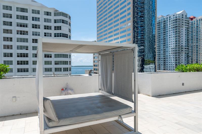 Image 33 of 49 For 950 Brickell Bay Dr  5205