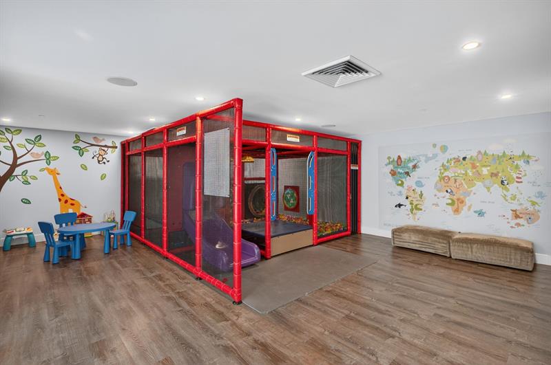 Image 39 of 49 For 950 Brickell Bay Dr  5205