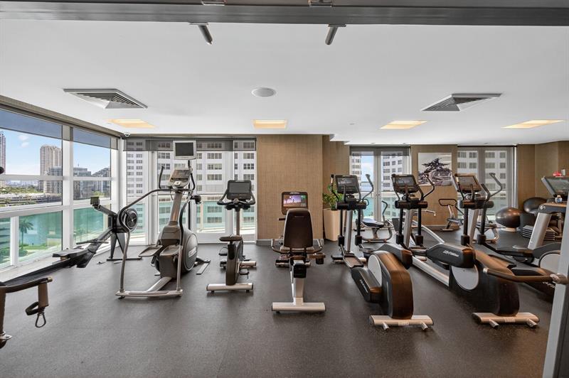 Image 42 of 49 For 950 Brickell Bay Dr  5205
