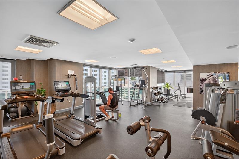 Image 43 of 49 For 950 Brickell Bay Dr  5205