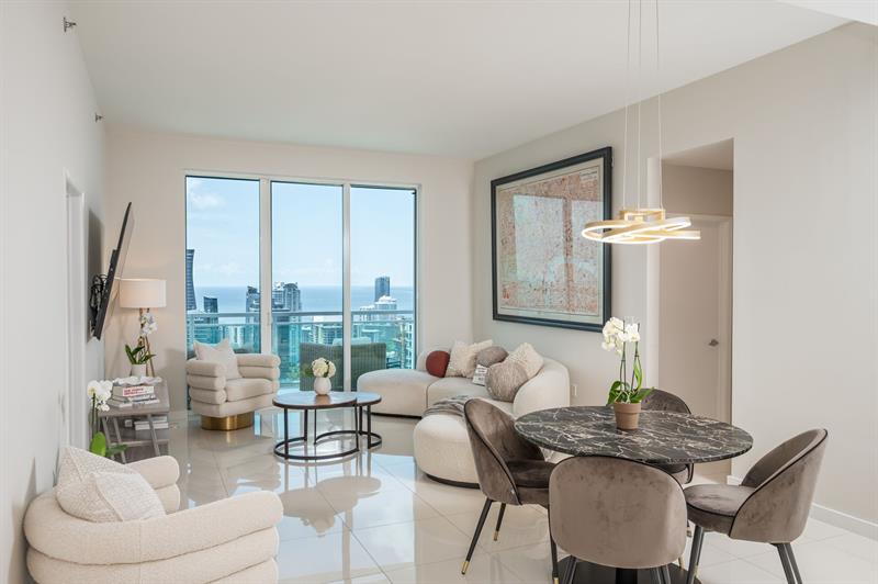 Image 5 of 49 For 950 Brickell Bay Dr  5205