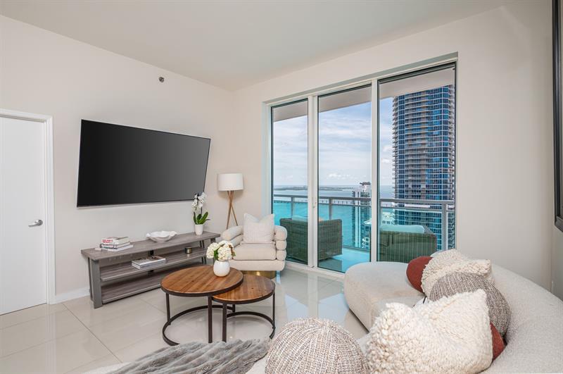 Image 6 of 49 For 950 Brickell Bay Dr  5205