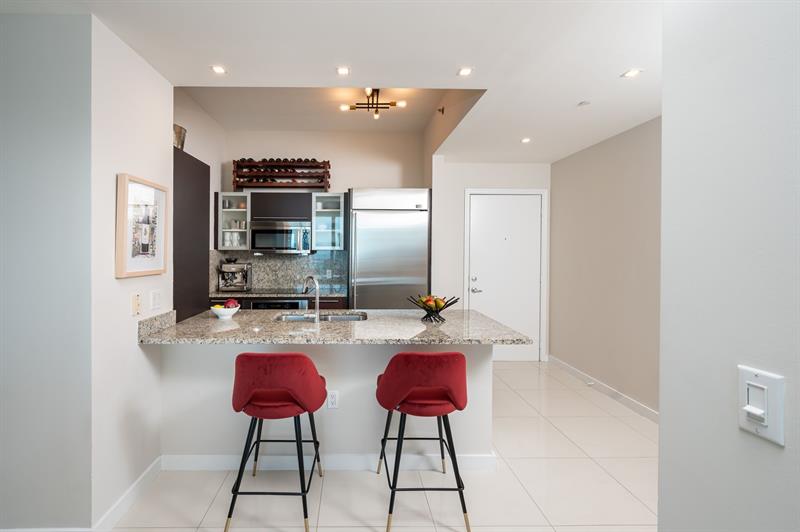 Image 9 of 49 For 950 Brickell Bay Dr  5205