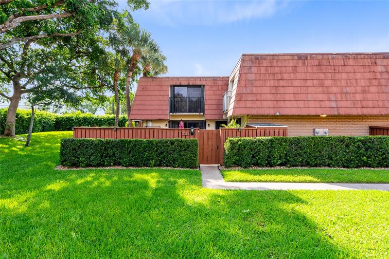 Details for 413 Live Oak Ln  413, Boynton Beach, FL 33436