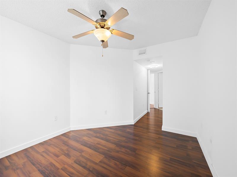 Image 11 of 29 For 520 5th Ave  2510