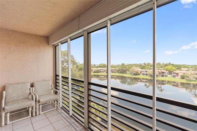 Image 20 of 38 For 900 Colony Point Cir  511