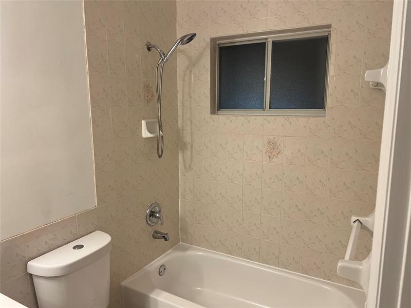 Image 10 of 11 For 7011 29th Ave  204