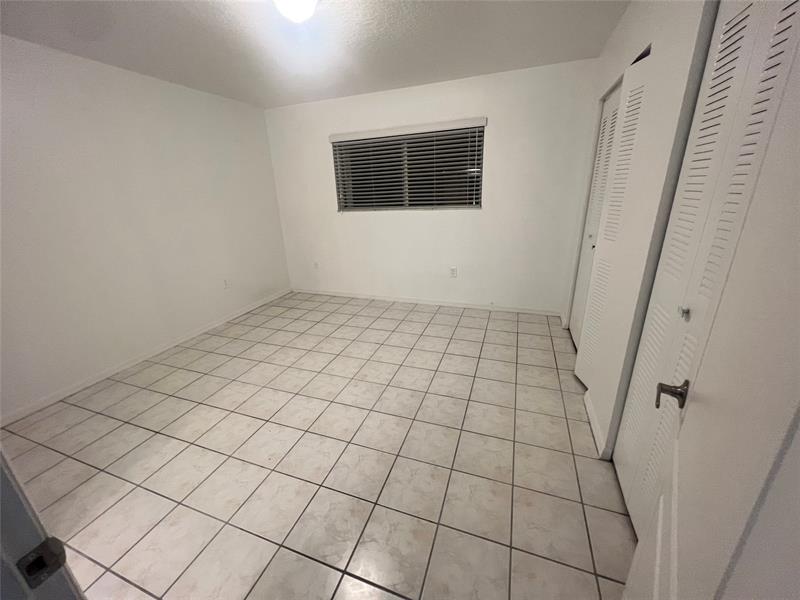 Image 8 of 11 For 7011 29th Ave  204