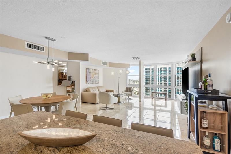 Image 18 of 52 For 6423 Collins Ave  1608