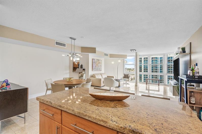 Image 19 of 52 For 6423 Collins Ave  1608