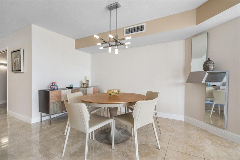 Image 21 of 52 For 6423 Collins Ave  1608
