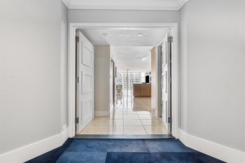 Image 26 of 52 For 6423 Collins Ave  1608