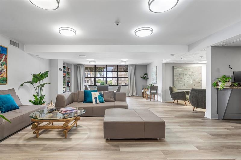 Image 37 of 52 For 6423 Collins Ave  1608