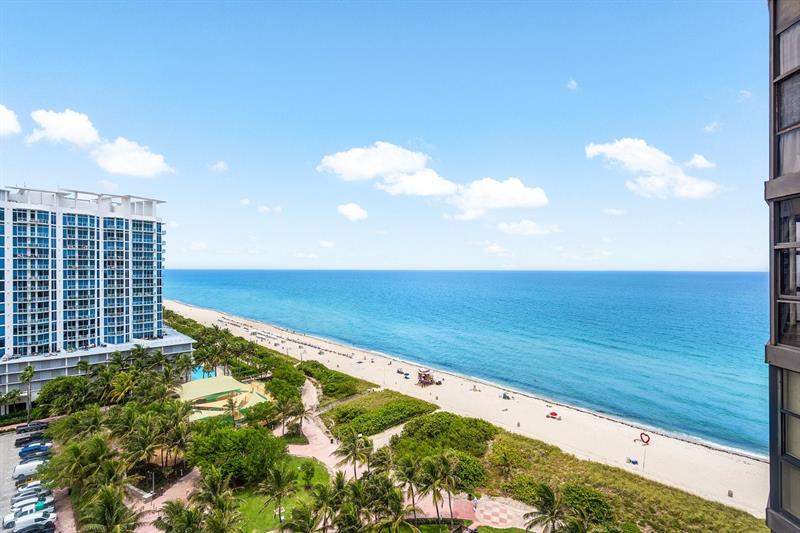 Image 4 of 52 For 6423 Collins Ave  1608