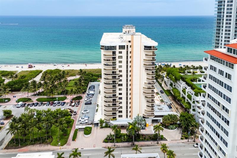 Image 43 of 52 For 6423 Collins Ave  1608