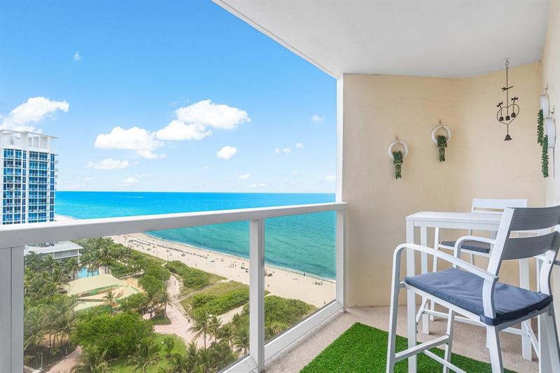 Image 7 of 52 For 6423 Collins Ave  1608