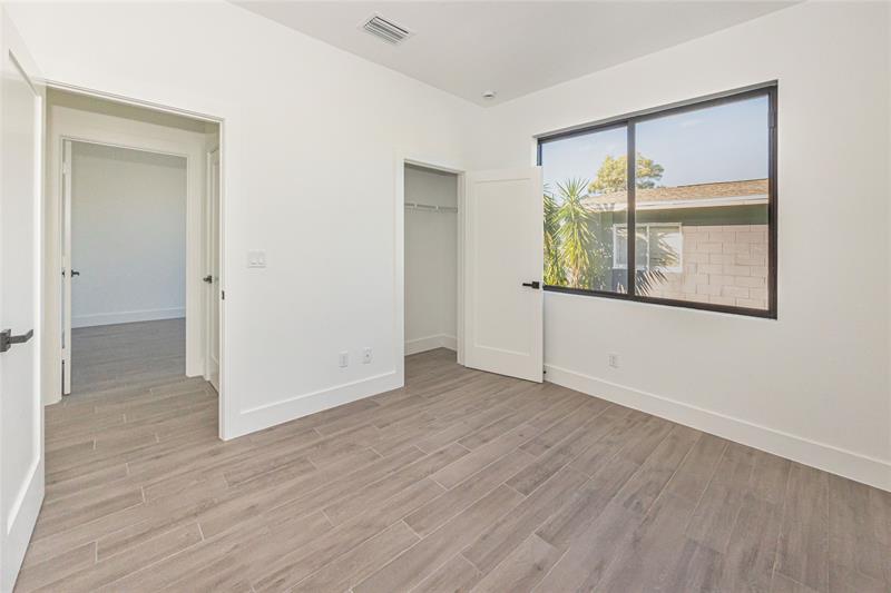 Image 32 of 36 For 1605 23rd St