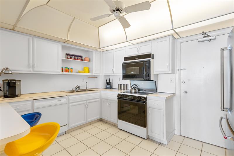 Image 10 of 23 For 3850 Galt Ocean Dr  1708