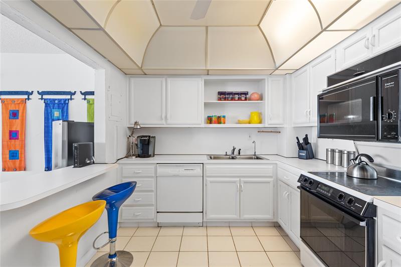 Image 8 of 23 For 3850 Galt Ocean Dr  1708