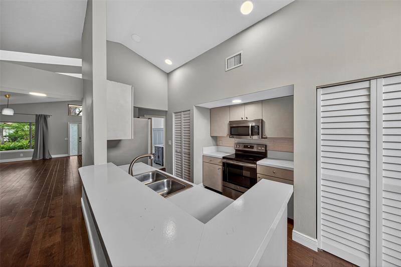 Image 11 of 26 For 9801 18th Pl