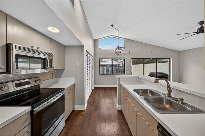 Image 9 of 26 For 9801 18th Pl
