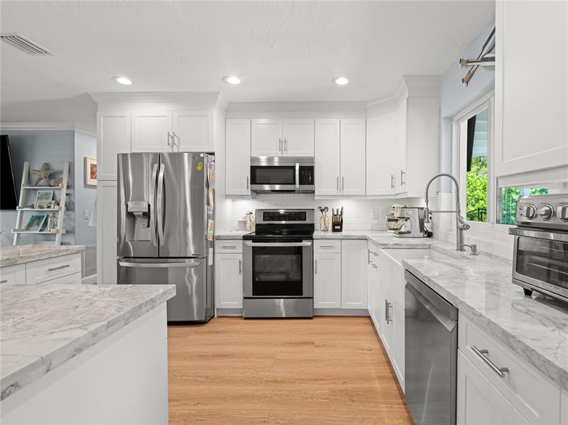 Image 6 of 37 For 11773 53rd St