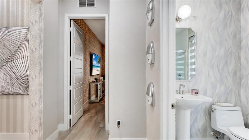 Image 31 of 52 For 10800 Windward St