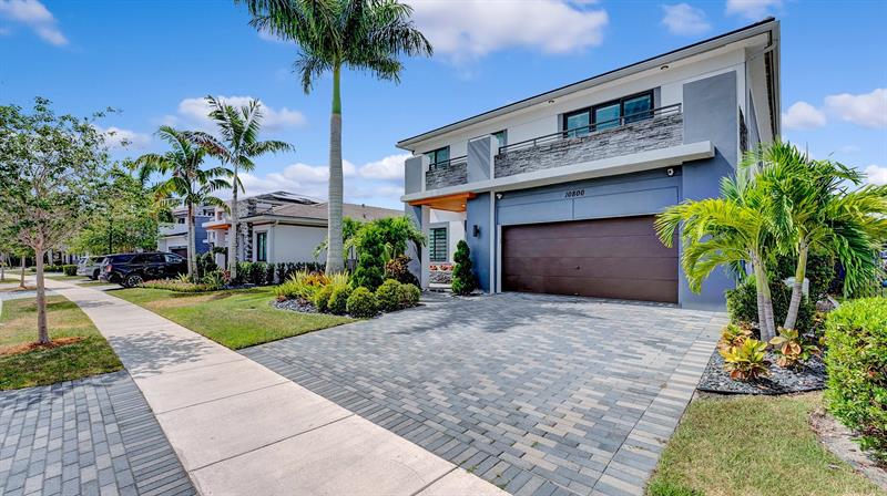 Image 35 of 52 For 10800 Windward St