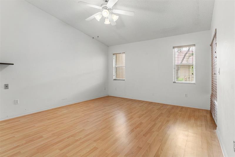 Image 11 of 21 For 9830 Malvern Dr  9830