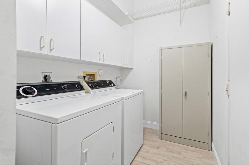 Image 22 of 27 For 9830 Malvern Dr  9830