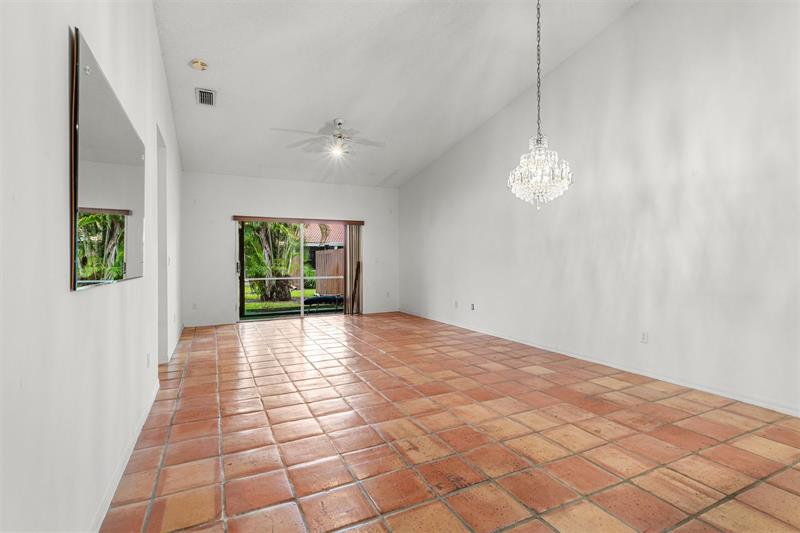 Image 6 of 21 For 9830 Malvern Dr  9830