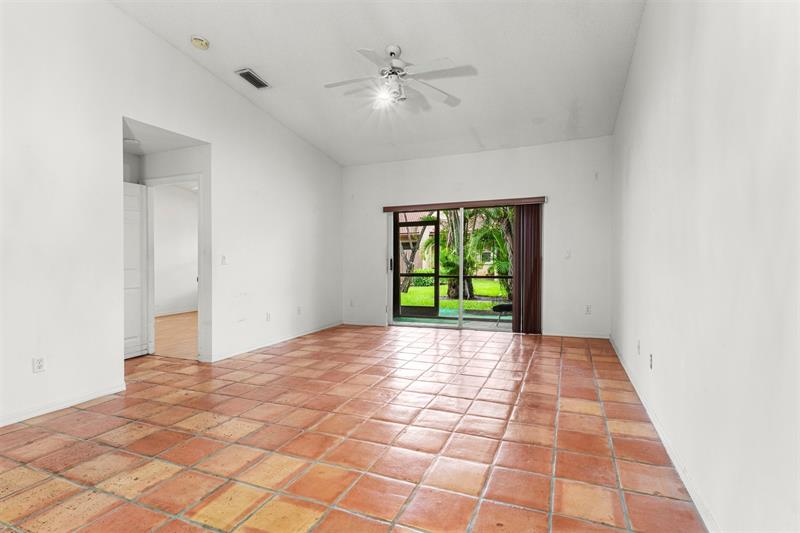 Image 8 of 21 For 9830 Malvern Dr  9830