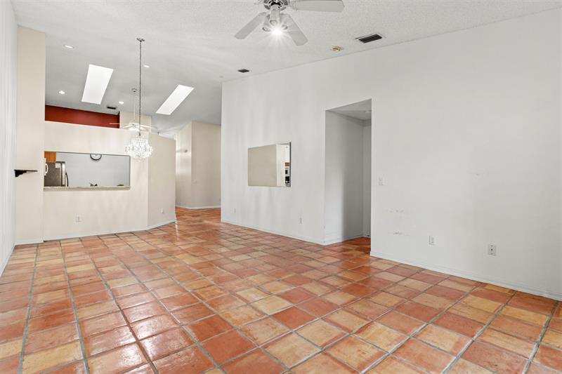Image 9 of 21 For 9830 Malvern Dr  9830