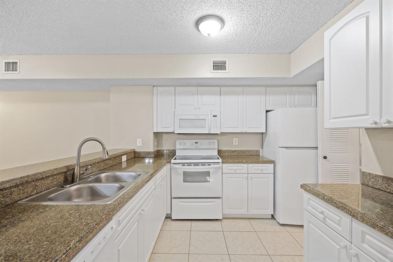 Image 18 of 47 For 266 Village Blvd  6205