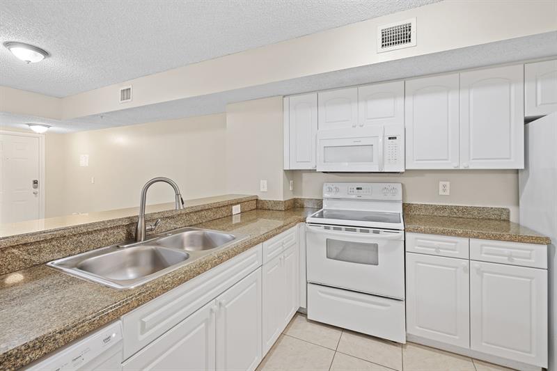 Image 19 of 47 For 266 Village Blvd  6205