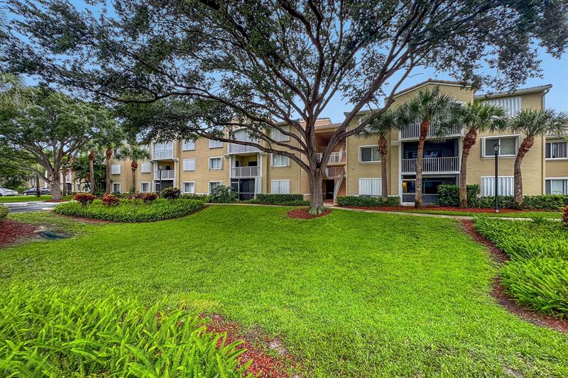 Image 44 of 47 For 266 Village Blvd  6205