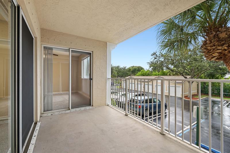 Image 9 of 47 For 266 Village Blvd  6205
