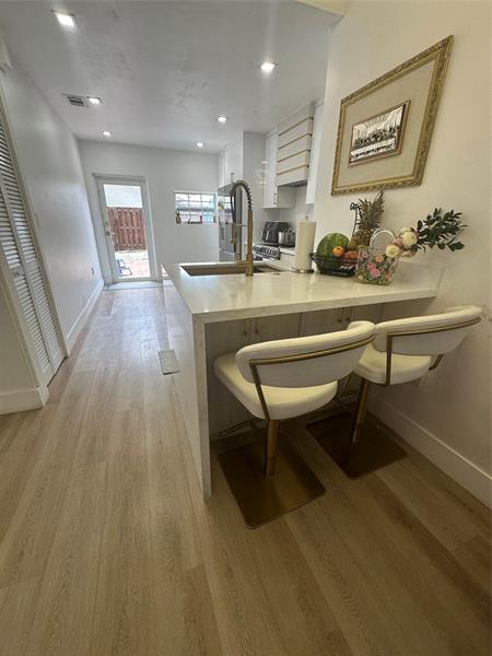 Image 22 of 35 For 18821 84th Ct  705-7
