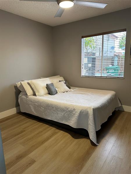 Image 33 of 35 For 18821 84th Ct  705-7