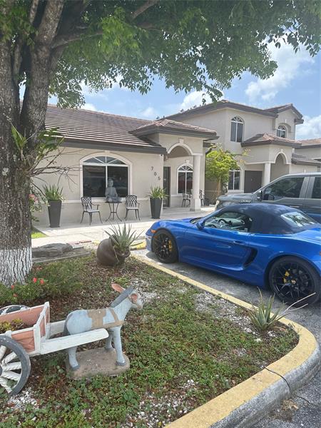 Image 4 of 35 For 18821 84th Ct  705-7