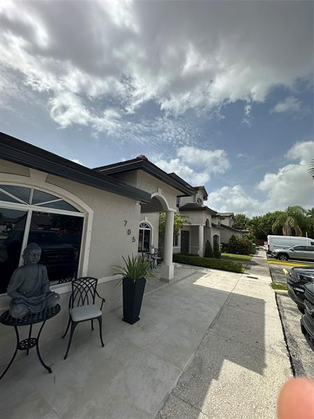 Image 5 of 35 For 18821 84th Ct  705-7