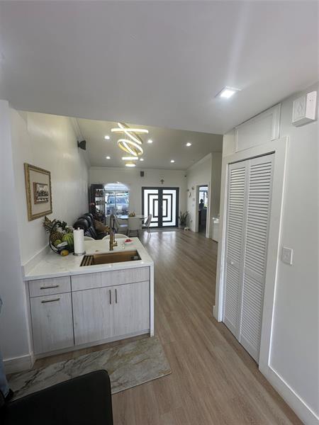 Image 6 of 35 For 18821 84th Ct  705-7