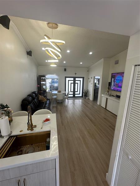 Image 8 of 35 For 18821 84th Ct  705-7