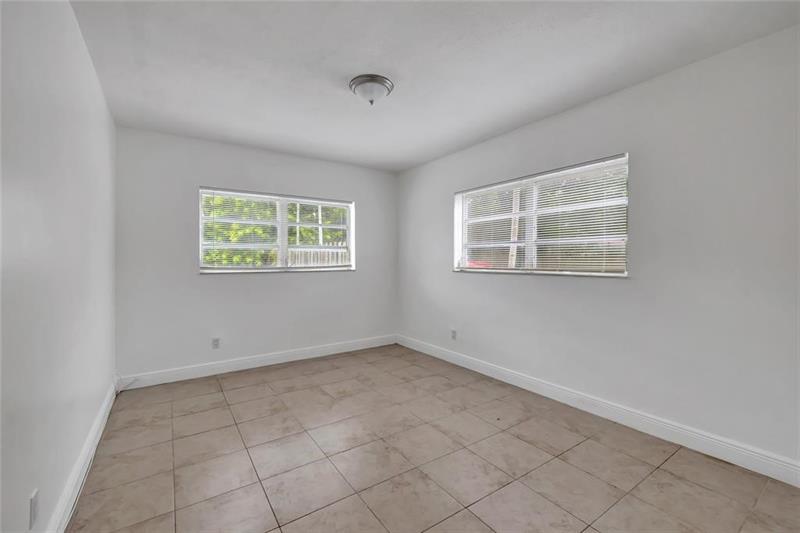 Image 36 of 40 For 1916 11th St