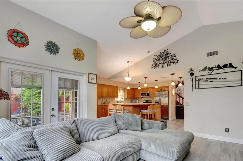 Image 11 of 50 For 2811 Montevideo Ave