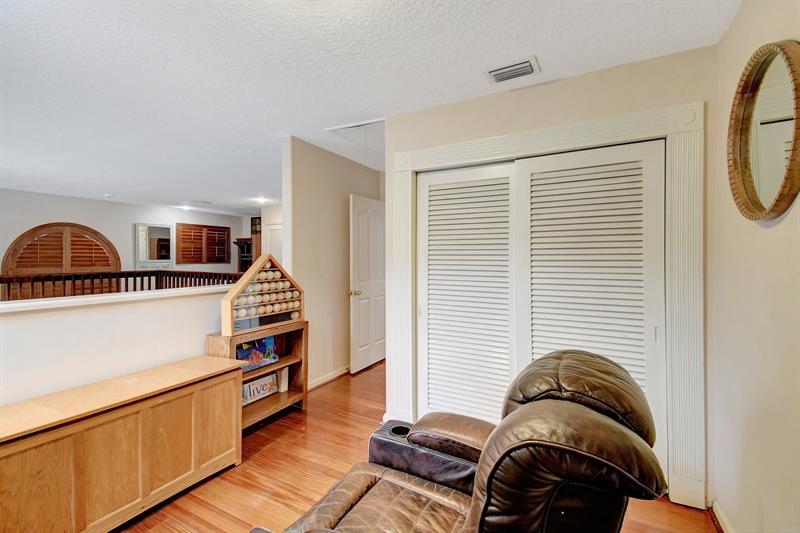 Image 31 of 50 For 2811 Montevideo Ave